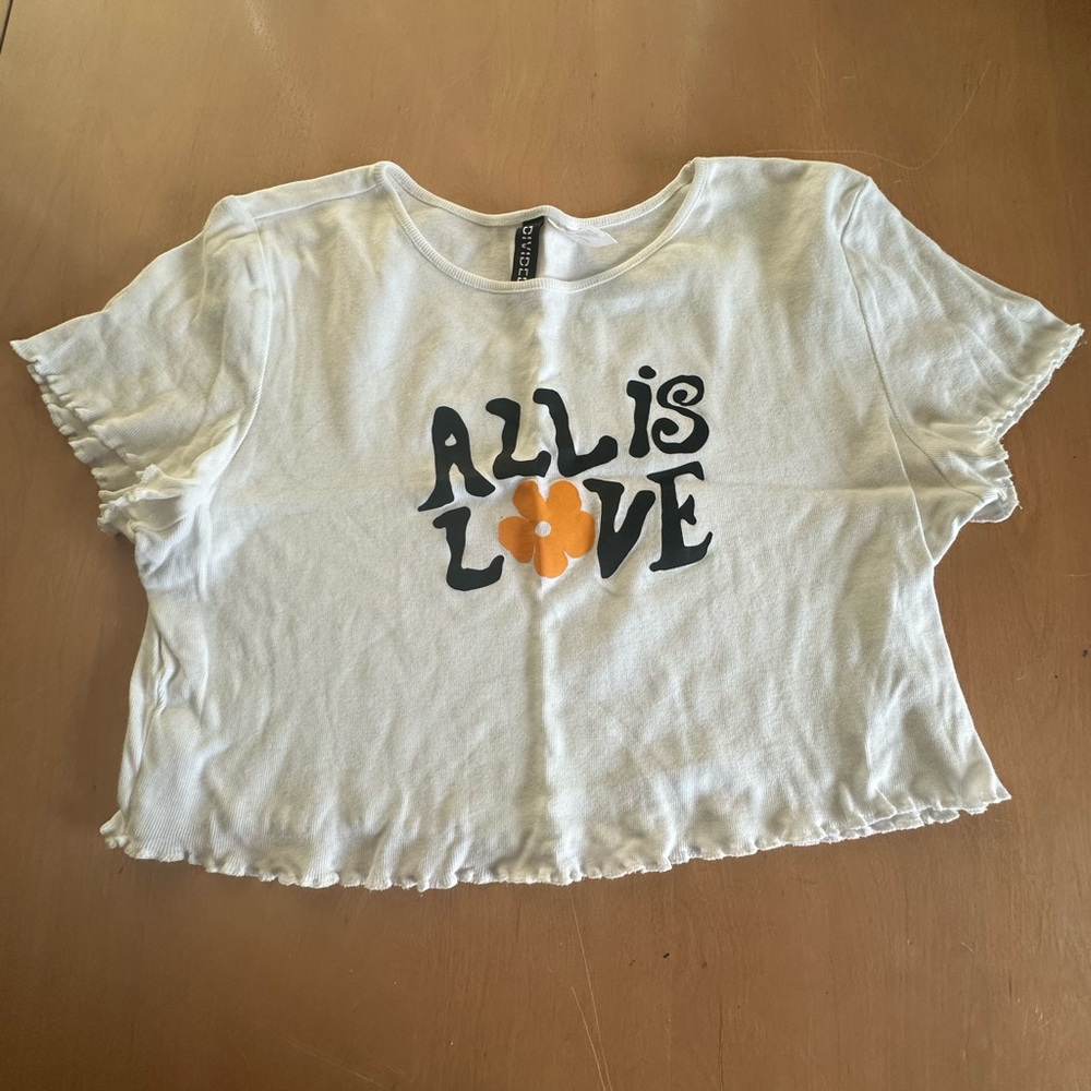 T-shirt - All is Love 🧡